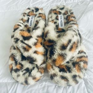 Steve Madden Faux Leopard Faux Fur Slippers BRAND NEW